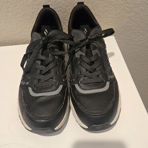 Skechers stylish black lace up leather sneakers shoes studded. Size 9.5 EUC!